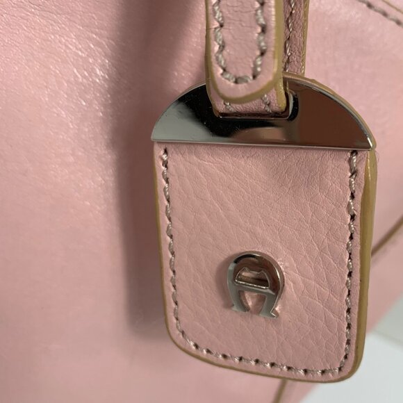 Etienne Aigner Ballet Pink Leather Shoulder Bag Zip Closure Dividers Pockets - Picture 2 of 16